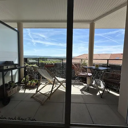 Nid Douillet - Terrasse Sejour Au - Proche De Lyon *